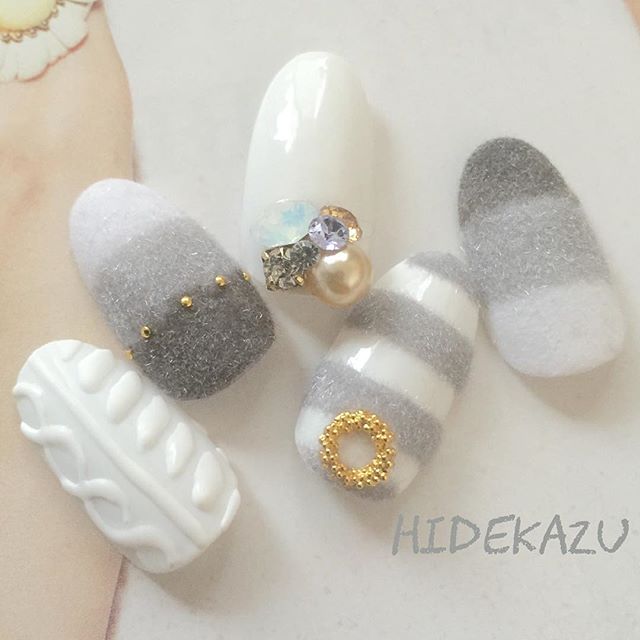 大人可愛い \u201cベルベットネイル\u201d